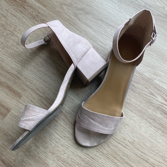 Blush Pink Block Heels - Picture 6 of 9